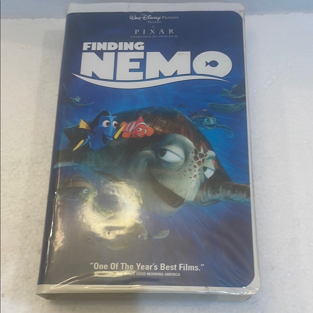Finding Nemo VHS Tape in clamshell case - Picture 1 of 8